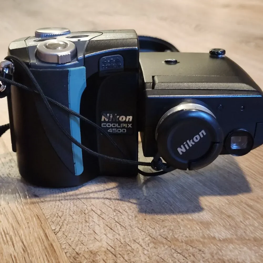 Nikon COOLPIX 4500 Compact Digital Camera 4 Battery Charger Memory Tested Japan